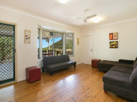 Rosa House In Broke, 4br House In Walking Distance To Cellar Doors - Accommodation Adelaide 3
