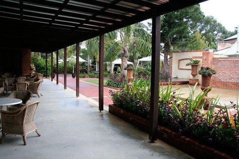 Rose & Crown Hotel - Accommodation Adelaide 3