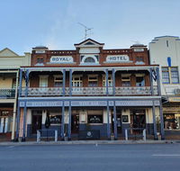 Royal Hotel - Accommodation Adelaide