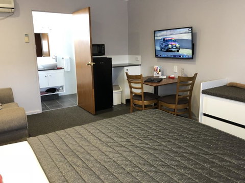 Roydons Motor Inn - Accommodation Adelaide 1