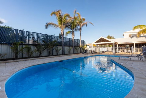 Sails Geraldton Accommodation - Accommodation Adelaide 0