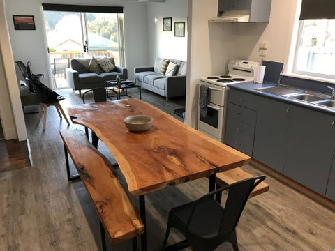 Schoolmasters Digs - Accommodation Adelaide 0