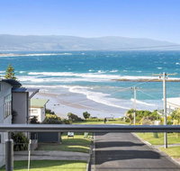 SEA SPECTACULAR - seconds from the beach - Accommodation Adelaide