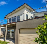 SEAL HAVEN - centrally located modern home - Accommodation Adelaide