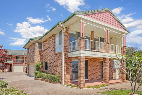 SEASCAPE - An Enticing Lakeside Escape - Accommodation Adelaide 3