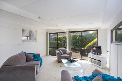 Seaside Parade 9, Dolphin Point - Accommodation Adelaide 1