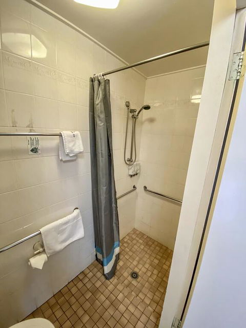 Snow Season Motor Inn - Accommodation Adelaide 3