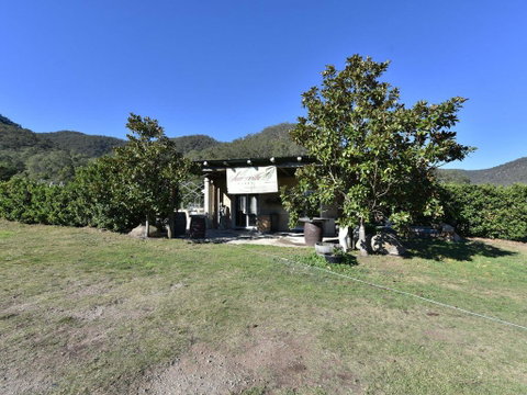 Somerville Wines Farmstay In Broke, Super Cute House On Working Farm. Walk For Miles. - Accommodation Adelaide 1