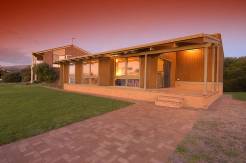 South Beach House 1 - 12 Gold Coast Drive - Accommodation Adelaide 2