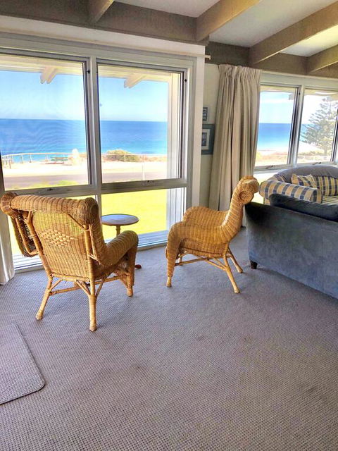 South Beach House 1 - 12 Gold Coast Drive - Accommodation Adelaide 3