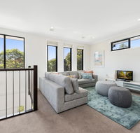 Spacious 4-Bed House with Parking and Backyard - Accommodation Adelaide