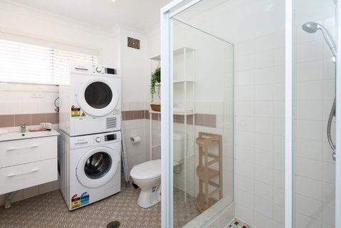 Spacious And Bright Apartment Minutes To The Beach - Accommodation Adelaide 3