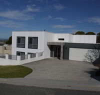 Spectacular Holiday Living - Accommodation Adelaide