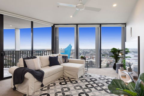 SPIRE - Fast Internet Monthly Stays W Carpark - Accommodation Adelaide 0