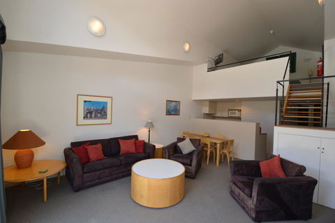 Squatters 11 - Accommodation Adelaide 2