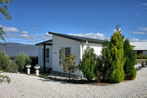 St Helena's 5 Twynam Street, Jindabyne NSW 2627 - Accommodation Adelaide 0