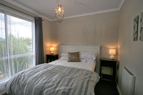 St Helena's 5 Twynam Street, Jindabyne NSW 2627 - Accommodation Adelaide 2
