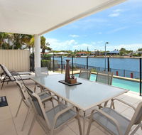 St Lucia 11 - 4 BDRM Canal Home with Pool - Accommodation Adelaide