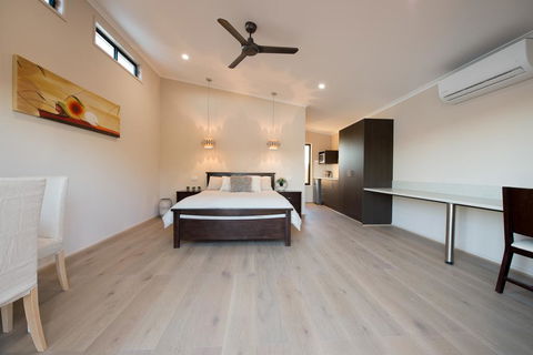 Still Earth - Accommodation Adelaide 2