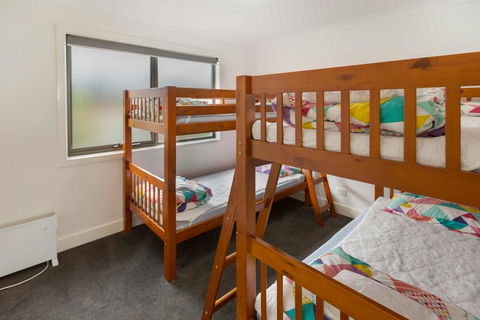 Stillwaters - Panoramic View Of Lakes Entrance - Accommodation Adelaide 3