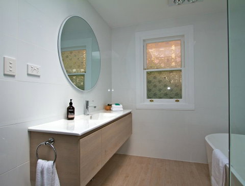 Strahan House - Accommodation Adelaide 3
