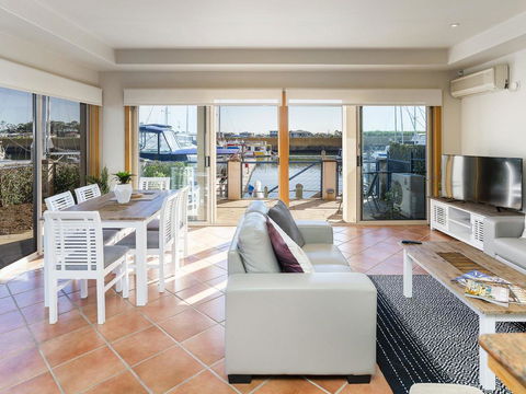 Stunning 3 Bedroom Villa At Hope Harbour Marina - Accommodation Adelaide 0