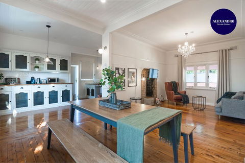 Stunning Mountain Getaway Leura- 3 BRM 1.5 Bath - Accommodation Adelaide 0