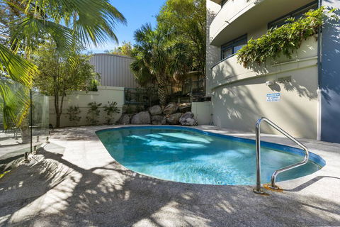 Stunning Top Floor Sunshine Beach Getaway! Unit 7 Vista Pacific 12 Bryan Street - Accommodation Adelaide 2