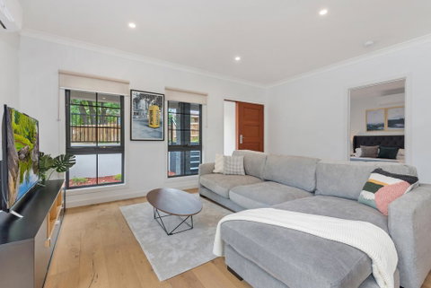 Style, Comfort And Convenience - Accommodation Adelaide 3