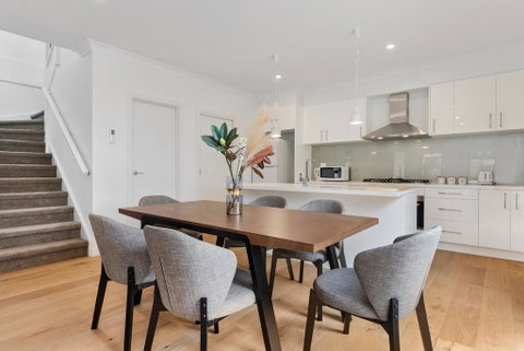 Style, Comfort And Convenience - Accommodation Adelaide 1