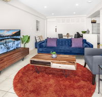 Stylish 2-Bed Apartment with Sweeping River Views - Accommodation Adelaide