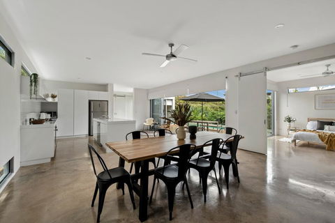 Sundays Beach House - Accommodation Adelaide 1