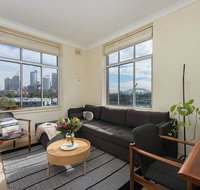 Sun-filled Apartment with Stunning Harbour Views H353 - Accommodation Adelaide