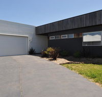 SUNNYSIDE - SURF SIDE - Accommodation Adelaide
