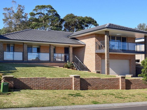 Sunset Over Neptune - Pet Friendly, 5 Min To Beach - Accommodation Adelaide 0