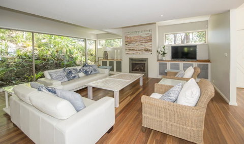 Surfers Ave Retreat Narrawallee - Accommodation Adelaide 3