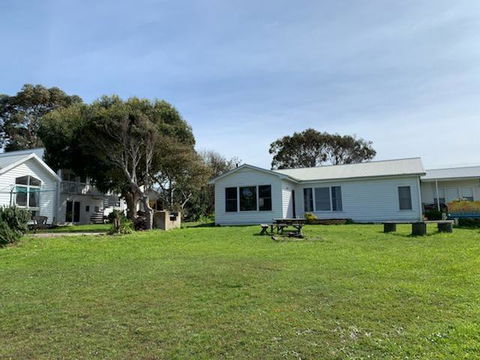 Surfside Backpacker - Accommodation Adelaide 0