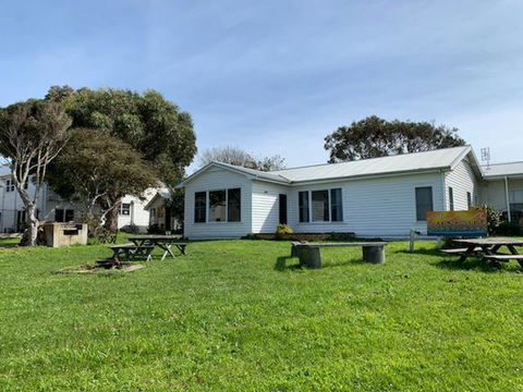 Surfside Backpacker - Accommodation Adelaide 1