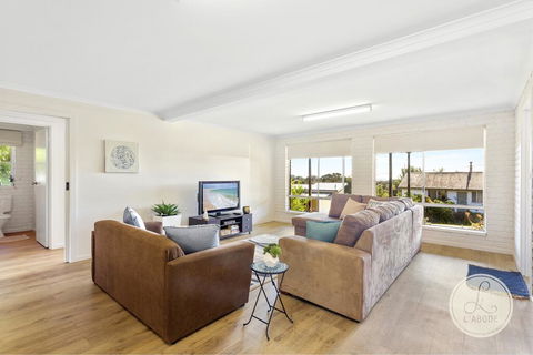 TASSIE SEASIDE SERENITY - L'Abode Accommodation - Accommodation Adelaide 1
