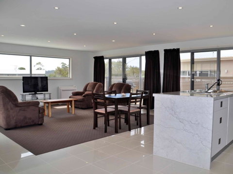 170 Hazards View - Unit 1 - Accommodation Adelaide 2