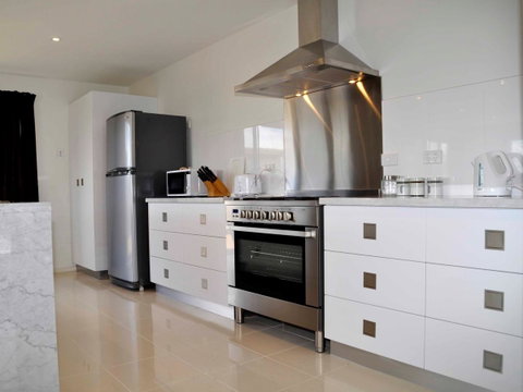 170 Hazards View - Unit 1 - Accommodation Adelaide 6