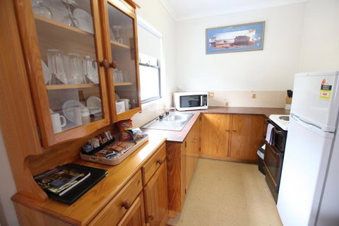 The Fox And Hounds Historic Hotel - Accommodation Adelaide 4