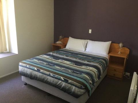 The Fox And Hounds Historic Hotel - Accommodation Adelaide 10