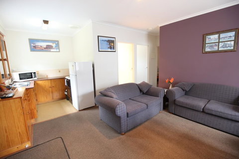 The Fox And Hounds Historic Hotel - Accommodation Adelaide 13