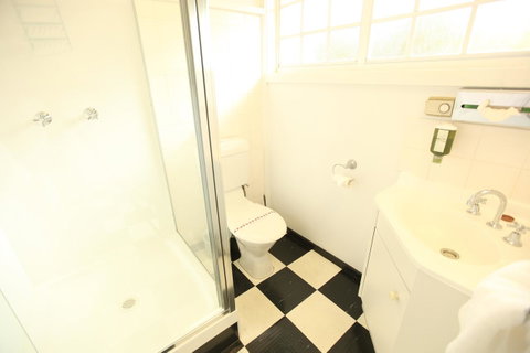 The Fox And Hounds Historic Hotel - Accommodation Adelaide 17