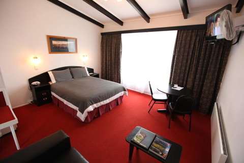 The Fox And Hounds Historic Hotel - Accommodation Adelaide 16