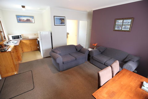 The Fox And Hounds Historic Hotel - Accommodation Adelaide 18