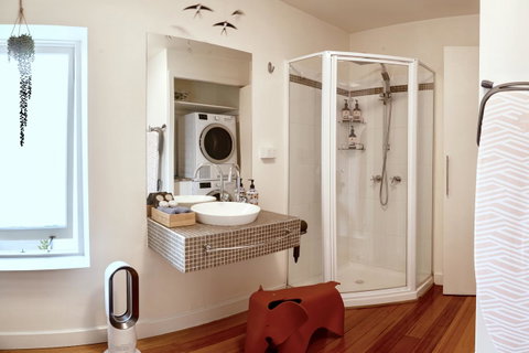 Lotus Gogh Apartment - Accommodation Adelaide 24