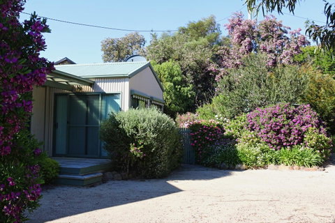 Hazards Beach House - Accommodation Adelaide 0
