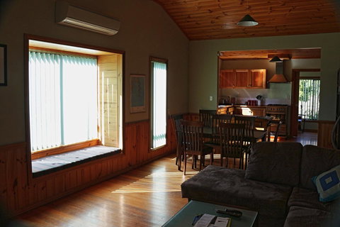 Hazards Beach House - Accommodation Adelaide 6